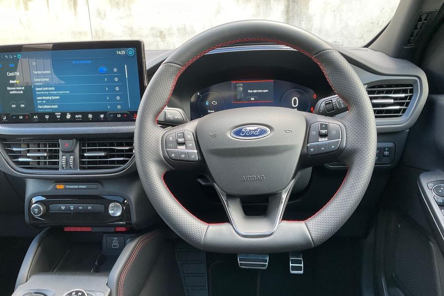 Ford KUGA Photo autoimg-db6956fd46e477e1b4667d1296c0aca46cdd9dec.jpg