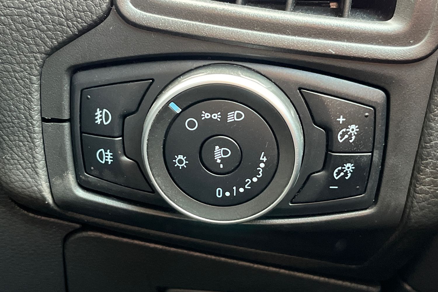 Ford FOCUS Photo 33