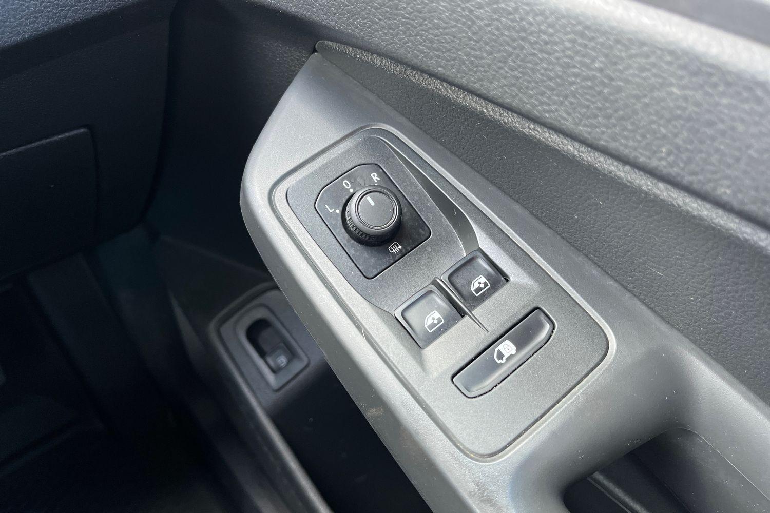 Ford TRANSIT CONNECT Photo 25