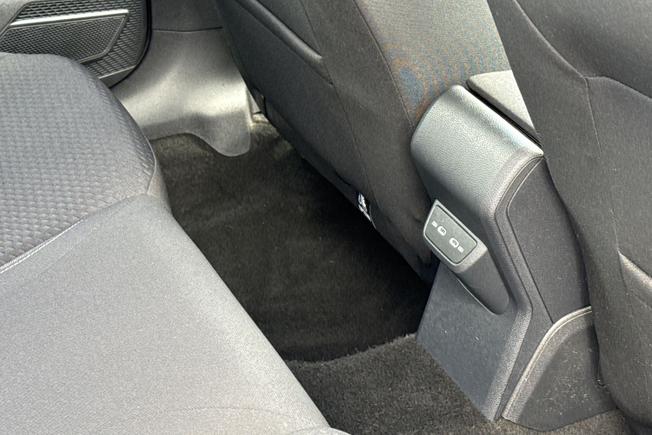 VOLKSWAGEN Taigo Photo 40