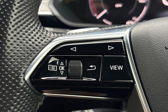 AUDI E-Tron S Photo 16