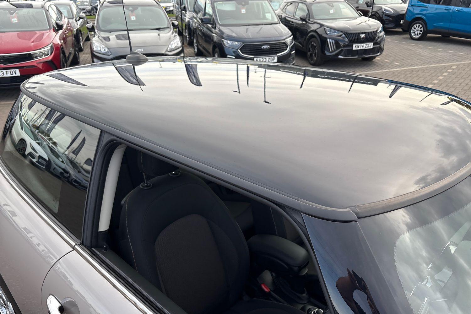 MINI HATCHBACK Photo 29