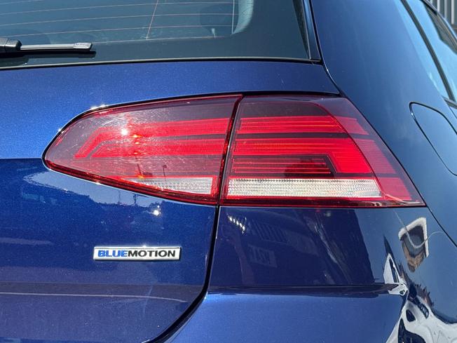 VOLKSWAGEN Golf Photo 18