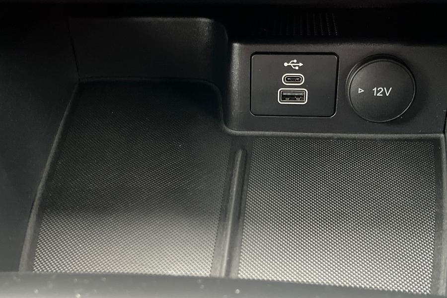 Ford Kuga Photo autoimg-db7d36272717951099ee1dee065a395bb1a9e129.jpg