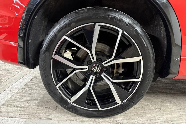 VOLKSWAGEN Tiguan Photo 5