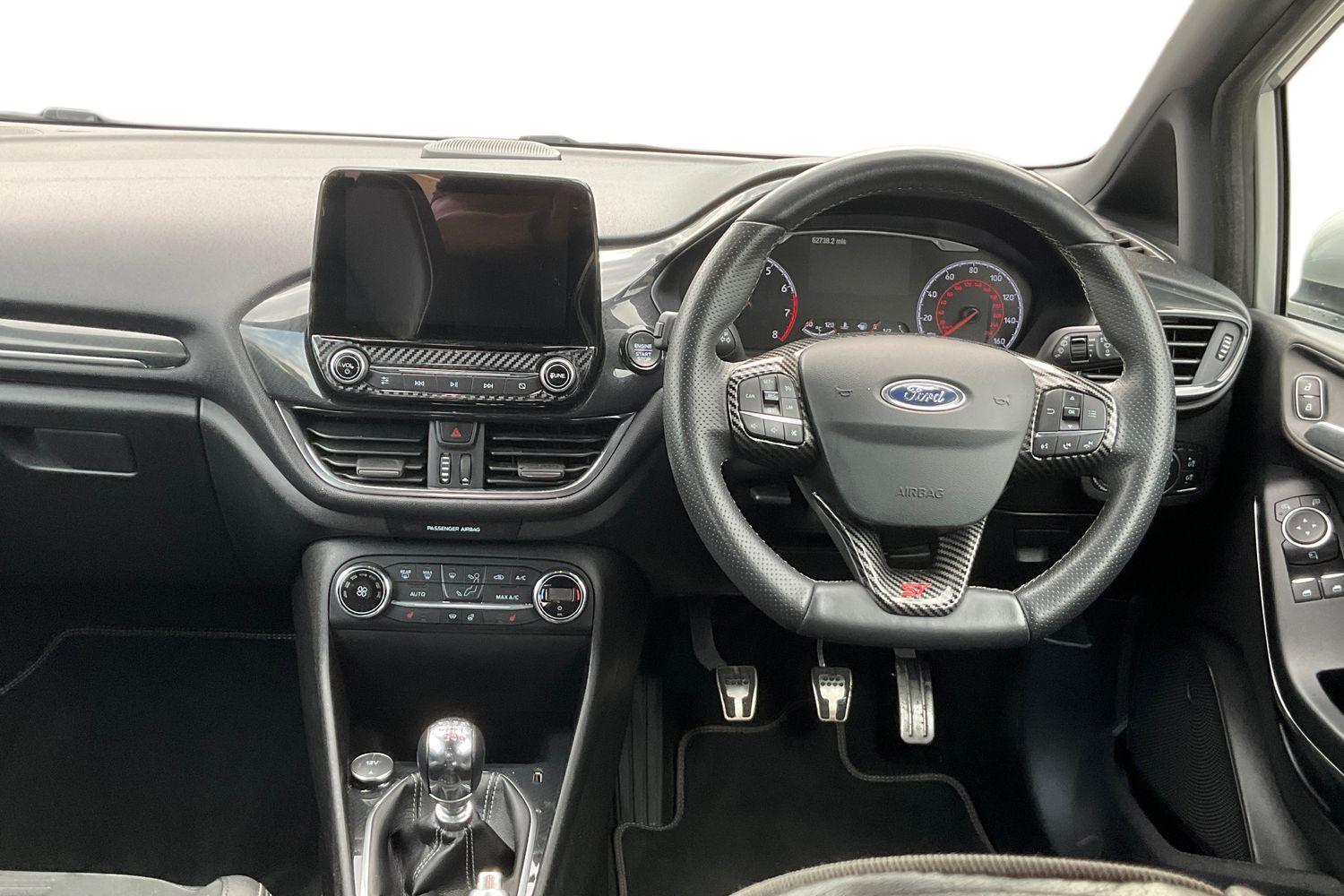 Ford Fiesta Photo 10
