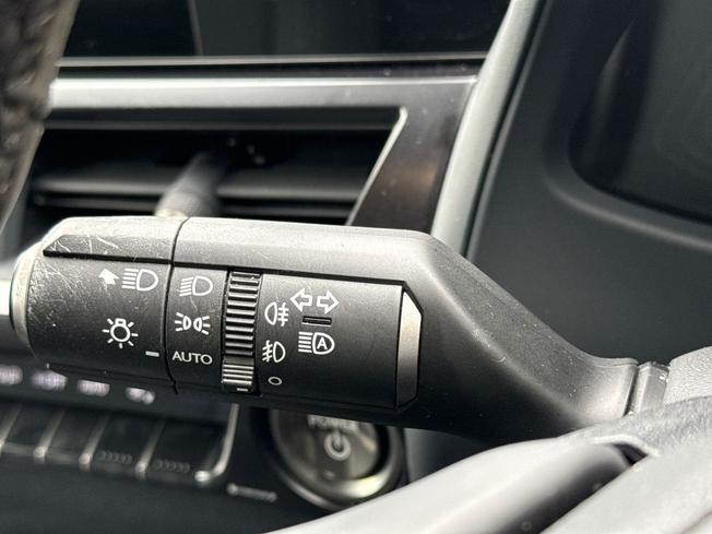 LEXUS Ux Photo 51