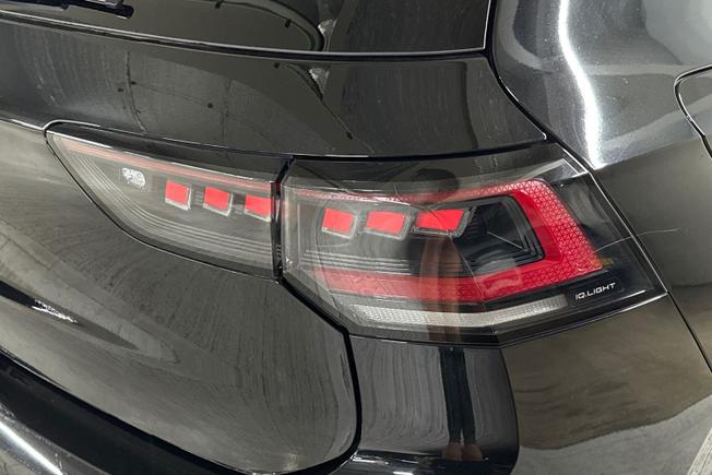 VOLKSWAGEN Golf Photo 18