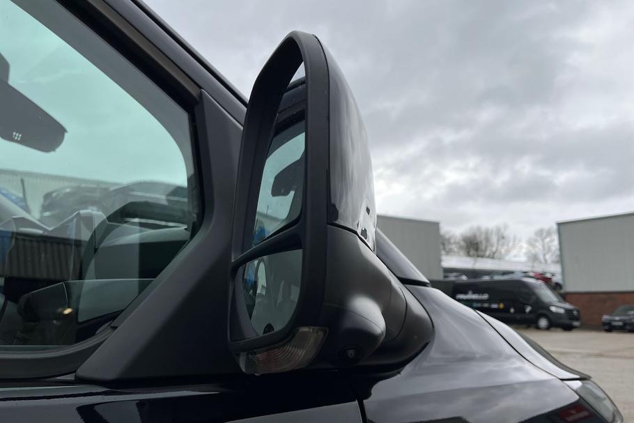 Used Ford TRANSIT CUSTOM LJ75HBO 37