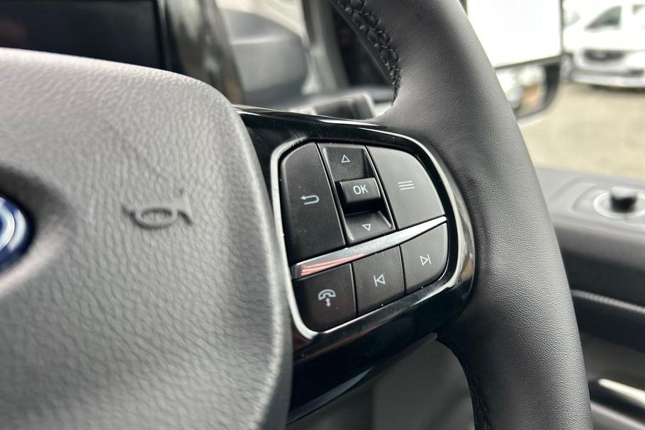 Used FORD TRANSIT CUSTOM MT75FFE 35