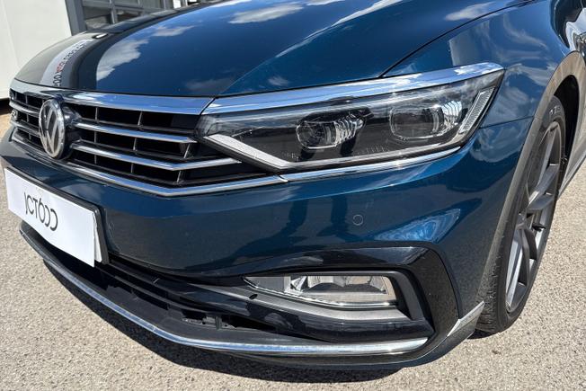 VOLKSWAGEN Passat Photo 24