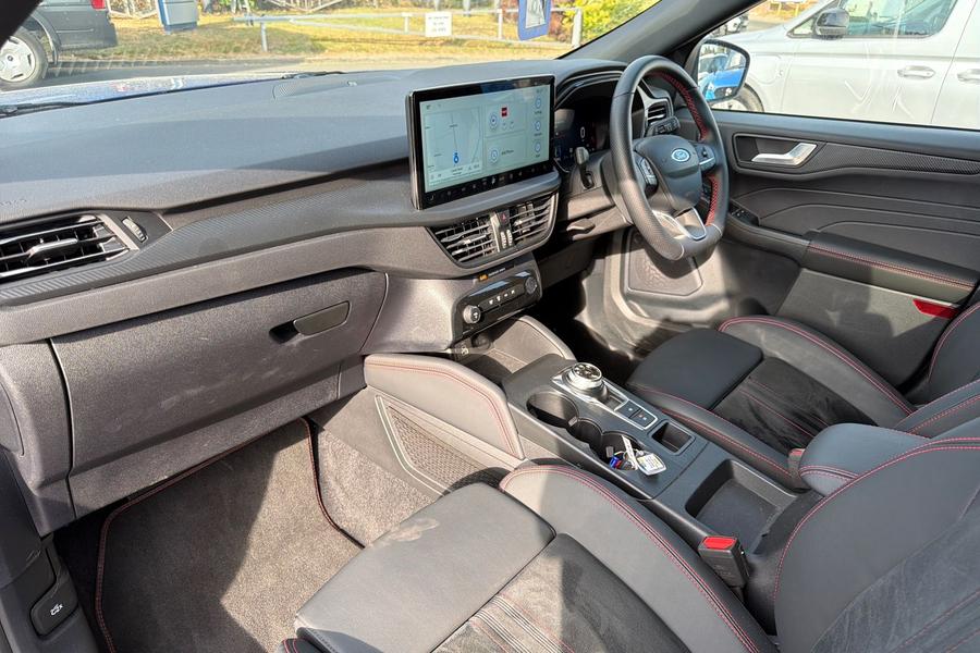 Ford Kuga Photo autoimg-db8e0c4d883f22455e2d56aaa45558e8041bcfcb.jpg