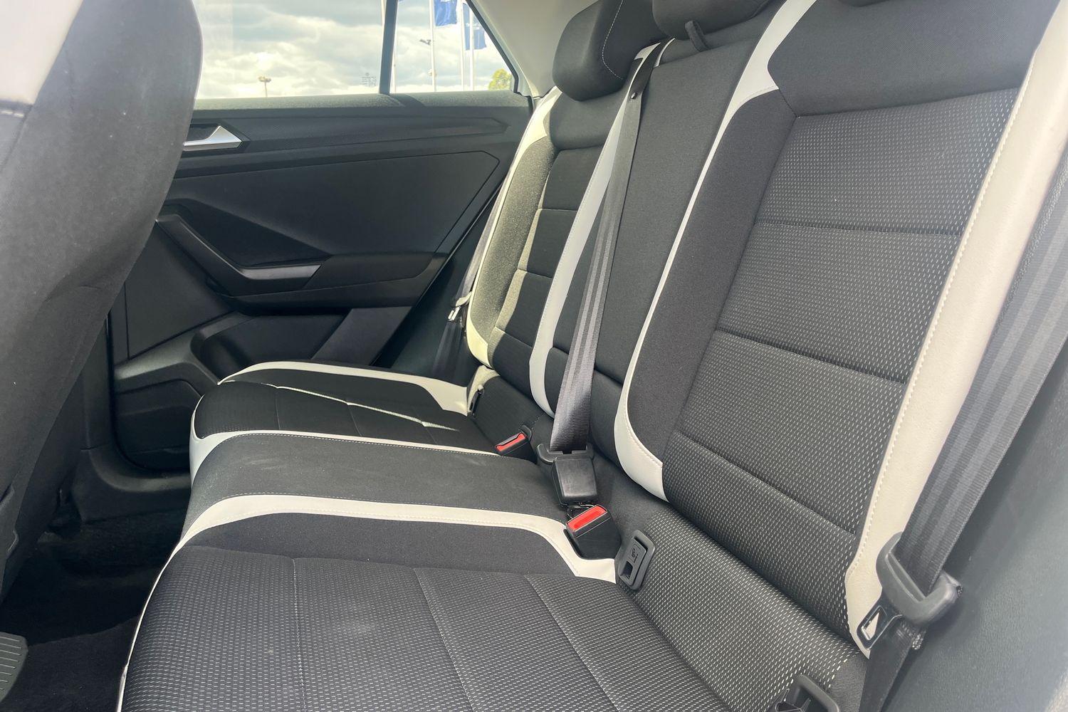 Volkswagen T-ROC Photo 19