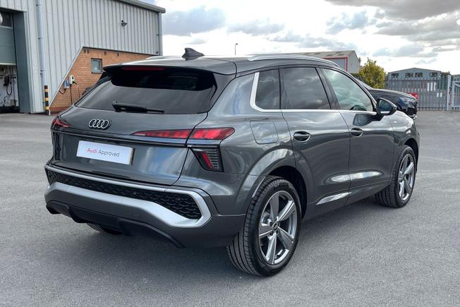 AUDI Q3 Photo 23