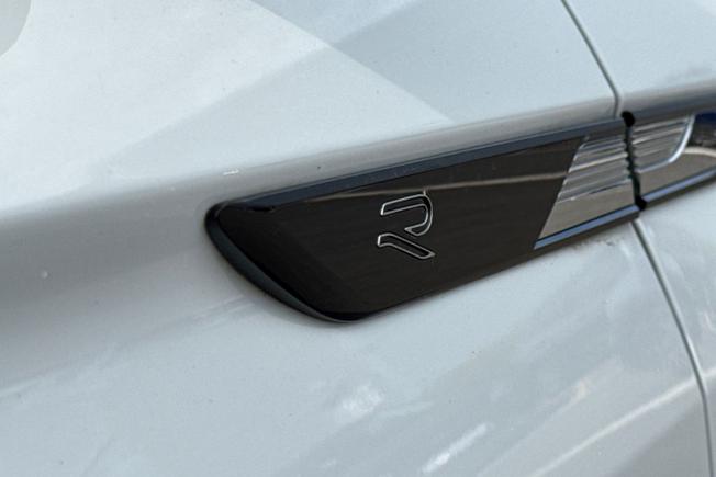 VOLKSWAGEN TIGUAN Photo 39