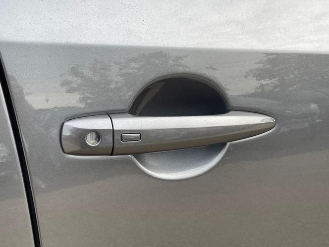NISSAN Qashqai Photo 24
