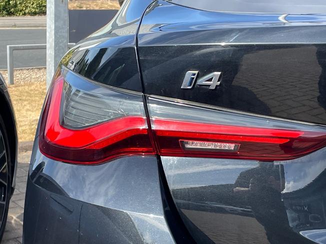 BMW I4 Photo 18