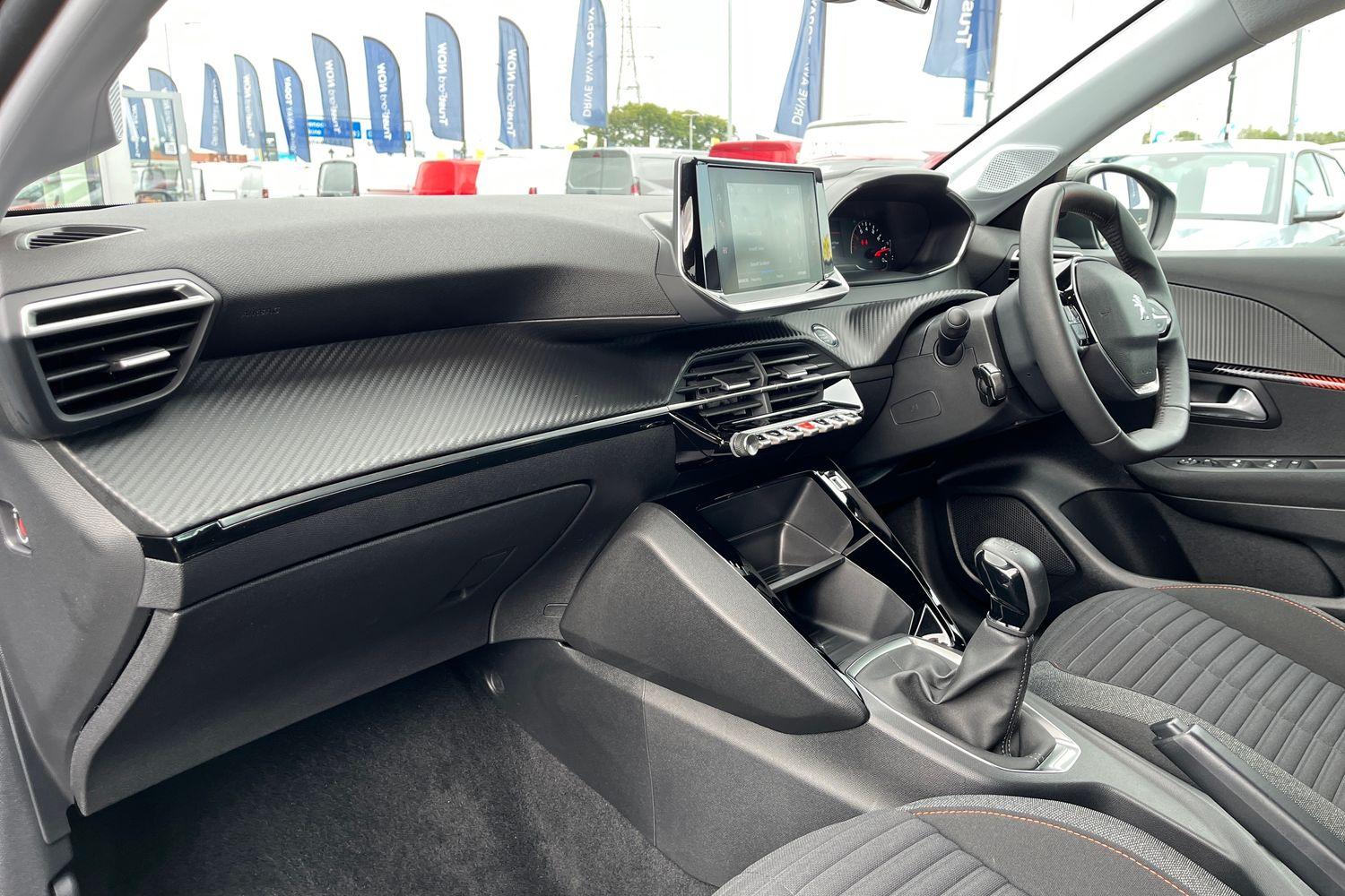 Peugeot 208 Photo 17