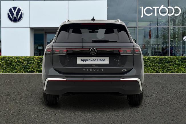 VOLKSWAGEN Tiguan Photo 7