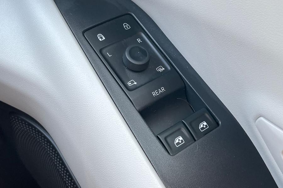 Ford Explorer Photo autoimg-db9d7a13a14cd03b4f24ae9a6e3ae3699dc229a5.jpg
