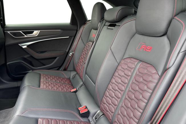 AUDI RS6 Avant Photo 9