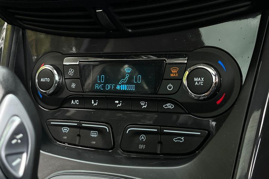 Ford Kuga Photo autoimg-dba297acab3dffbb55b5eb6301790f017676164c.jpg