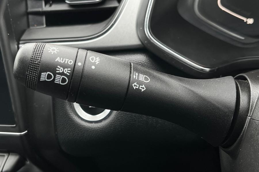 Renault Captur Photo autoimg-dba4462d52094b2442e1c0099a464d8e5e9b4d72.jpg