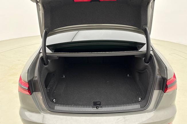 AUDI A6 Saloon Photo 12