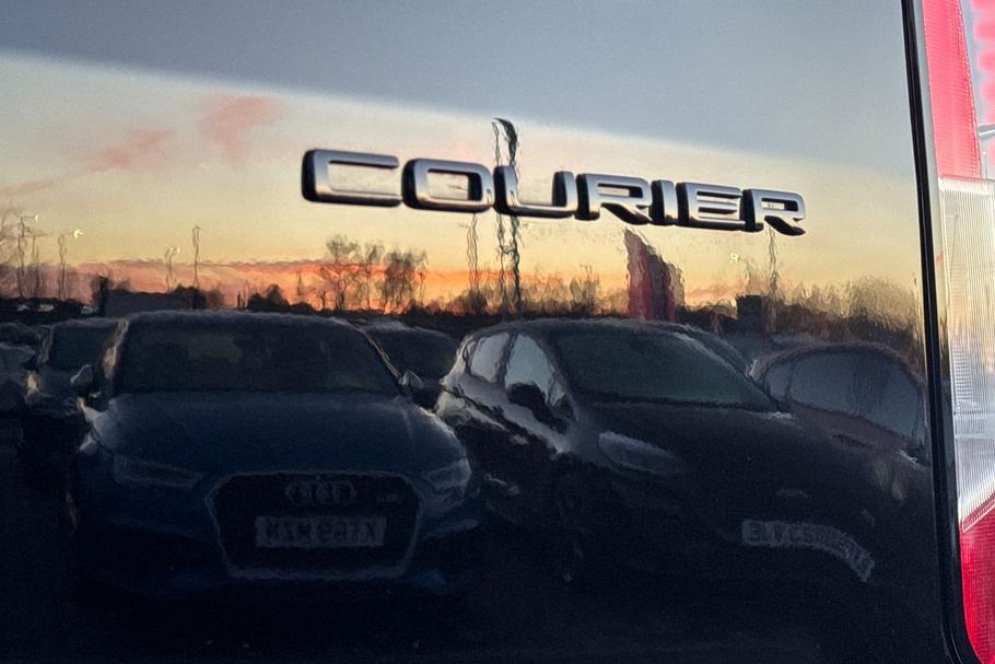 Used Ford E-TRANSIT COURIER 19