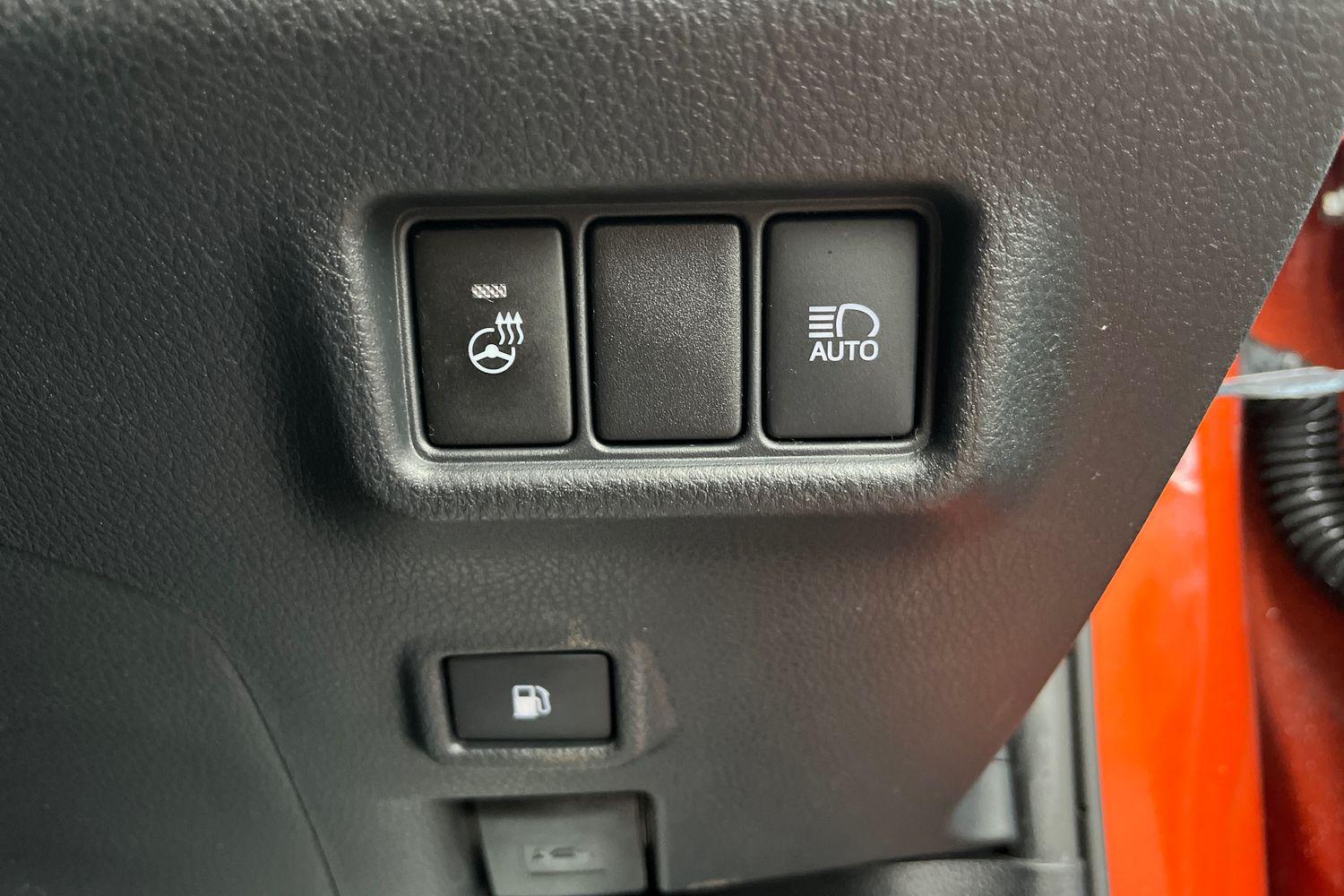 Toyota C-HR Photo 39