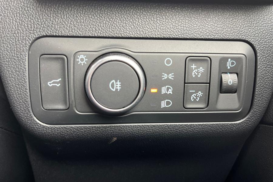 Ford KUGA Photo autoimg-dbab4d9dc7e54fb9b42dc4c6ca82943d6c7b3ebe.jpg