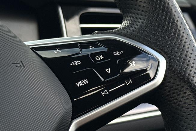 VOLKSWAGEN Touareg Photo 17