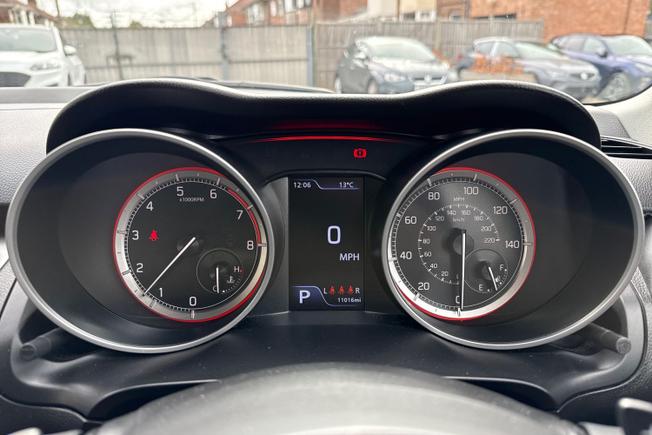 SUZUKI Swift Photo 15