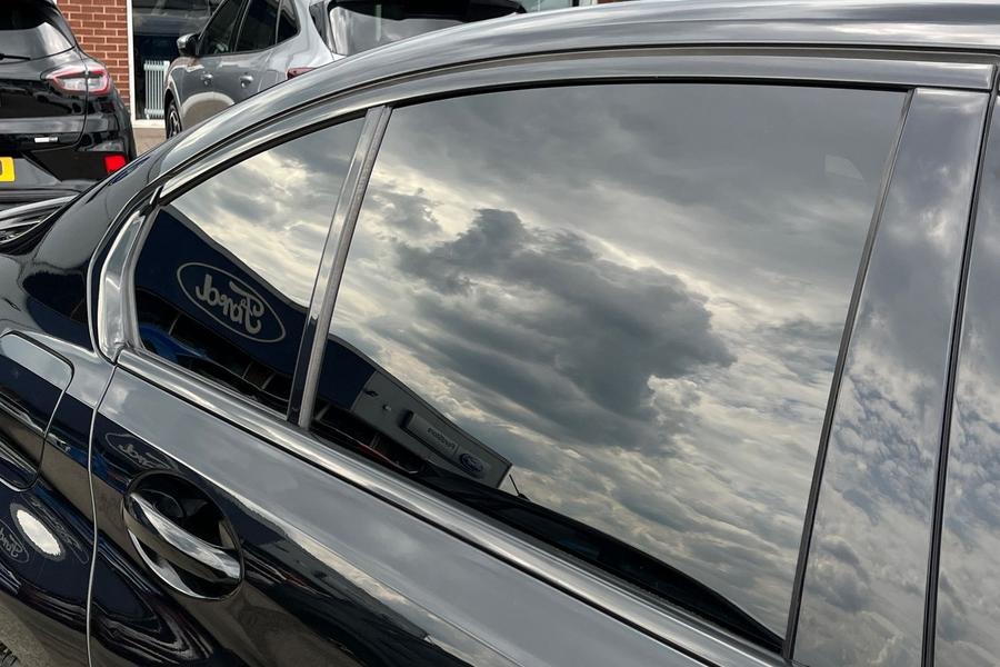 BMW 3 Series Photo autoimg-dbada874b5be498300548d04f4e23d6eb0afb49a.jpg
