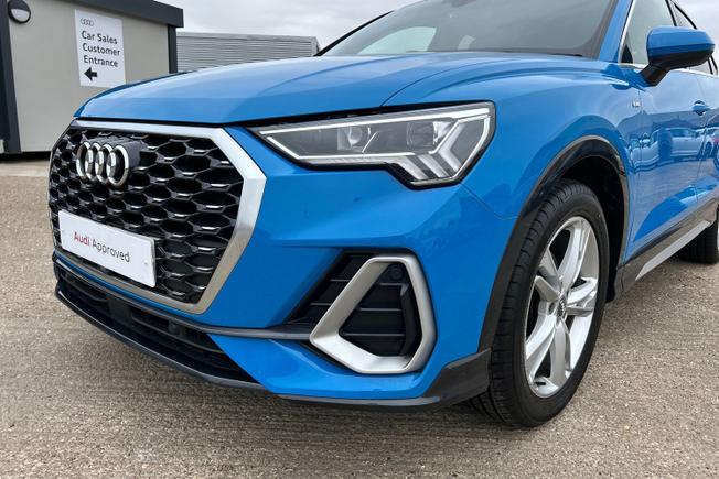 Audi Q3 Photo 30