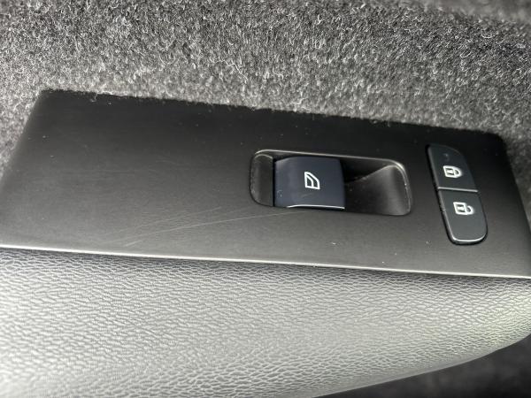 Volvo XC40 Photo autoimg-dbb0ed69ab0476fc7b6d23ca3f820beecaa77612.jpg