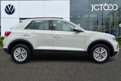 VOLKSWAGEN T-Roc Photo 4