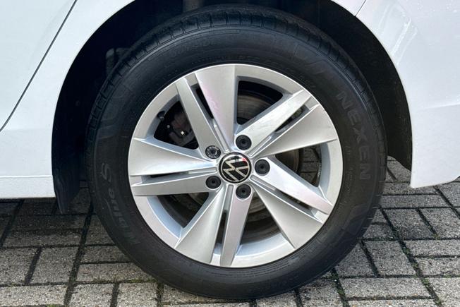 VOLKSWAGEN Golf Photo 23