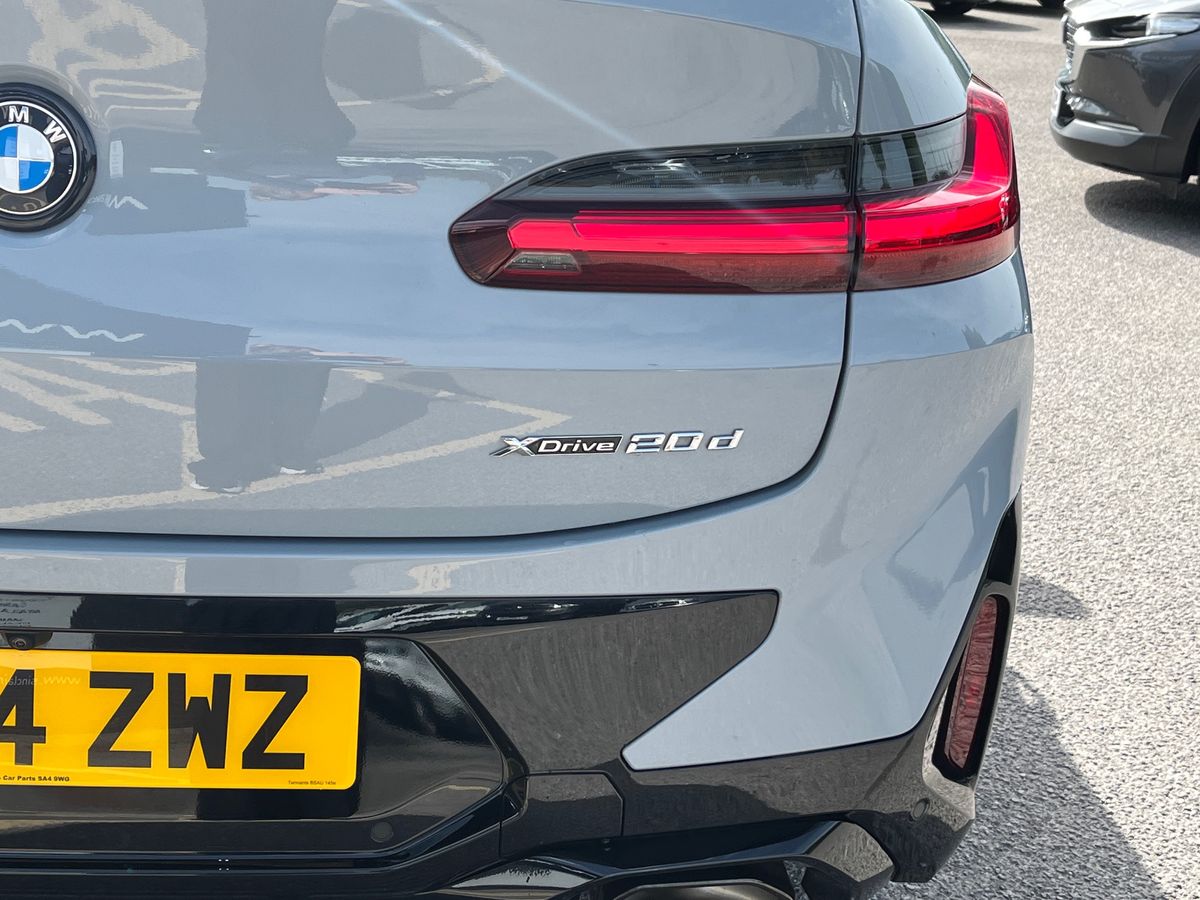 BMW X4 Photo 21