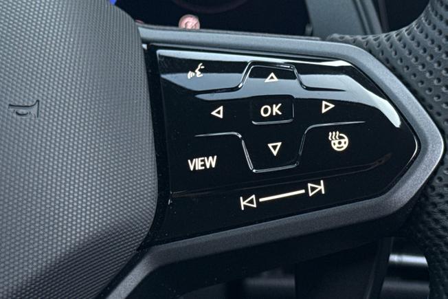 VOLKSWAGEN Golf Photo 17