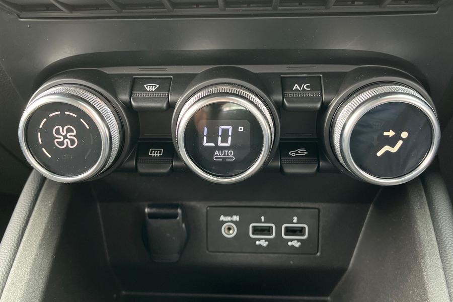 Renault CLIO Photo autoimg-dbb6b8966079b42c18327220a674339e84e5c83e.jpg