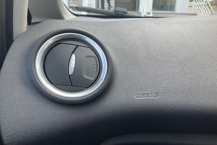 Ford FIESTA Photo autoimg-dbb8df7271456fb0f9ff17bd6ddc2b590d30557f.jpg