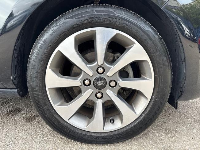 Ford Fiesta Photo 5