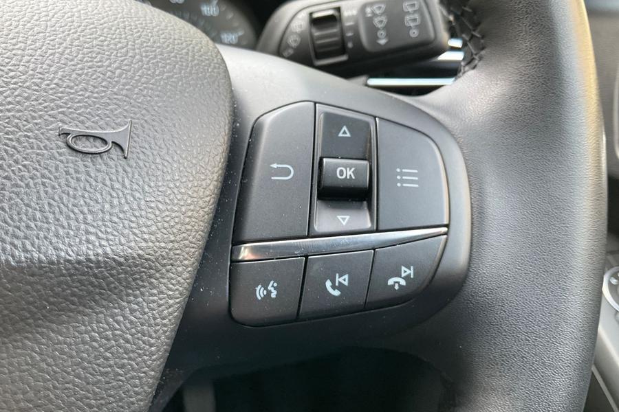 Ford FOCUS Photo autoimg-dbbe56a0616431d8521abdb73c71cf0c8da52ed3.jpg
