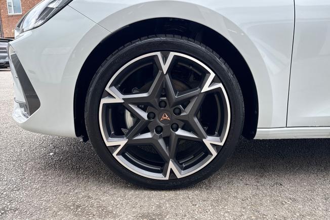 CUPRA Leon Photo 26