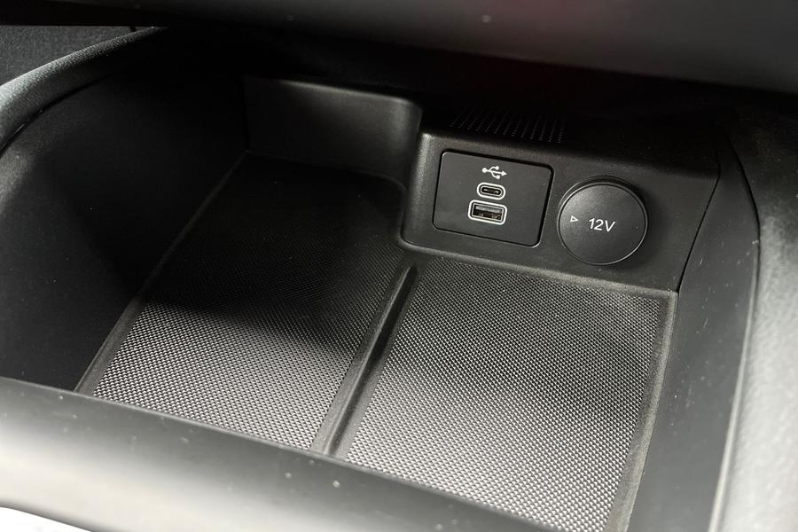 Ford Kuga Photo autoimg-dbc3a6fc252b5ea72b40e3bb7e10e8196f506d10.jpg