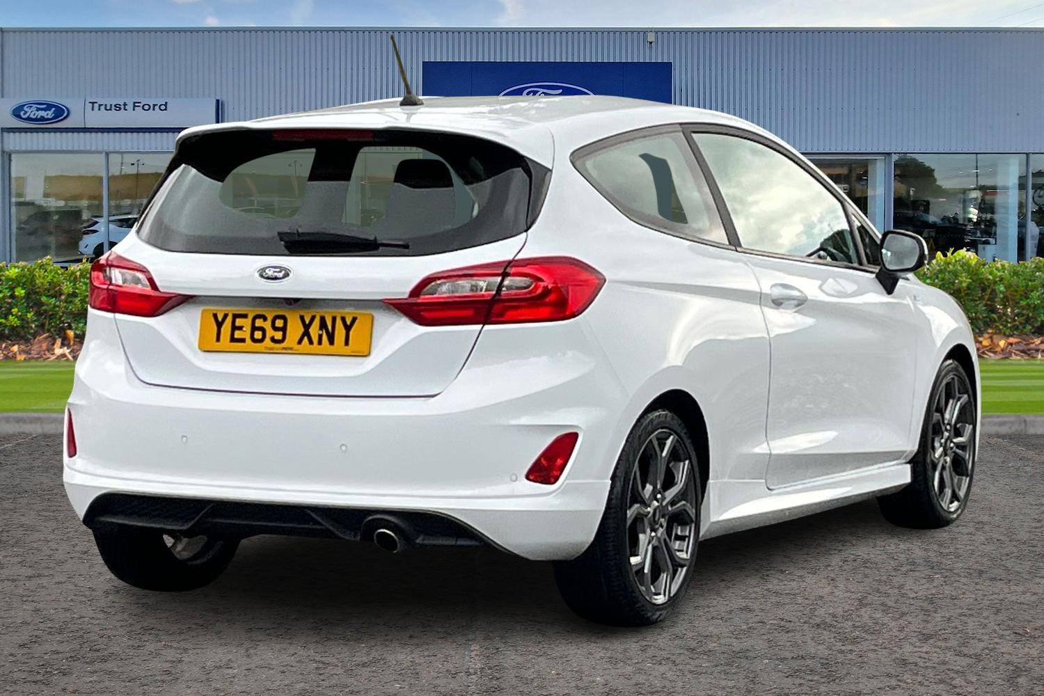 Ford Fiesta Photo 3