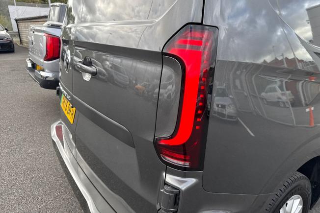 VOLKSWAGEN Transporter Photo 18