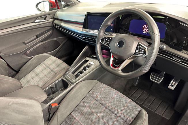 VOLKSWAGEN Golf Photo 6