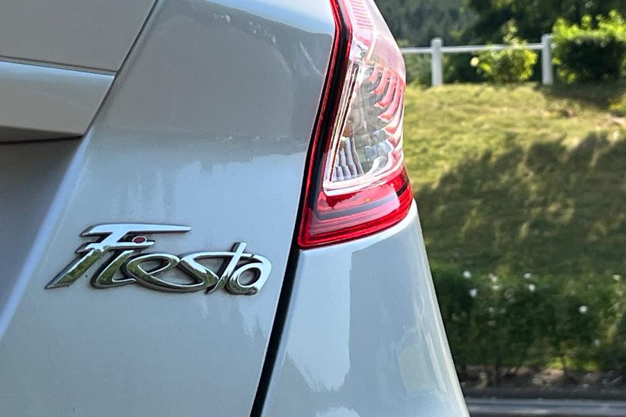 Ford FIESTA Photo autoimg-dbcbe45f61a8eba0a4865293cb63af6b903043fa.jpg